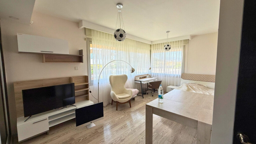 Pieds dans l’eau à Chypre